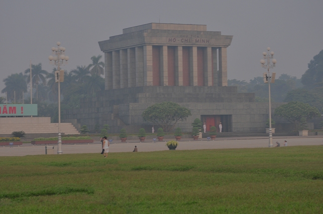 Ảnh: Hà Nội thoắt ẩn thoắt hiện trong sương mù mùa thu - 9