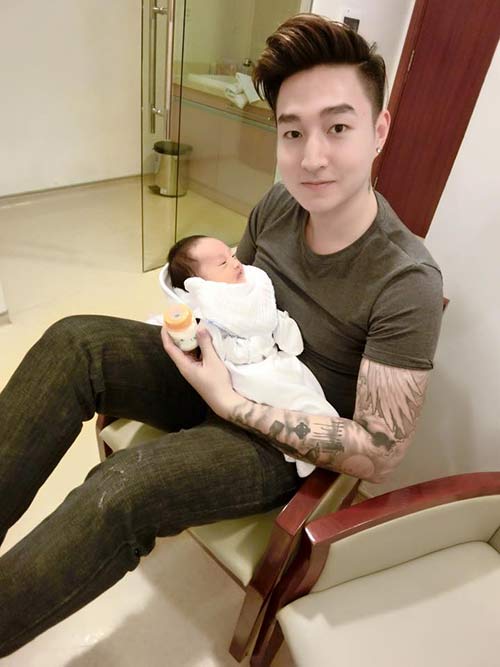 Hạnh phúc của mẹ xinh đẹp có chồng thích quot;làm việc đàn bàquot; - 5