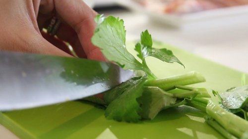 Thịt gà xào khế khiến cơm hết quot;ếquot; - 2