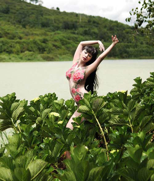 Lê Kiều Như: quot;Không dễ có eo 58cm sau 3 tháng sinh conquot; - 1