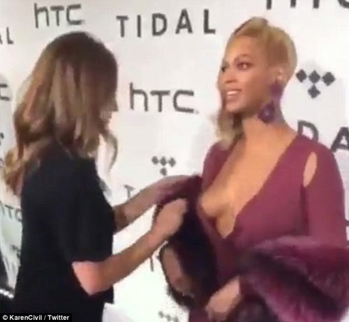 Nữ trợ lý toát mồ hôi vì váy hở bạo của Beyonce - 1