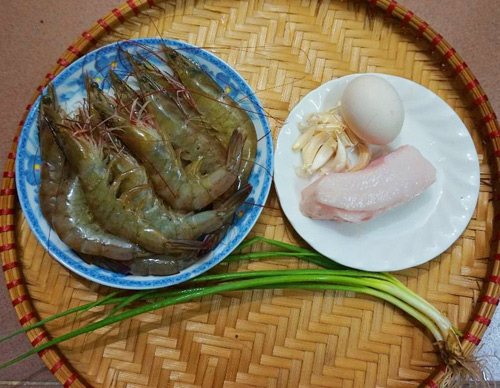 Chả tôm viên chiên nóng hổi, hấp dẫn cho bé - 1