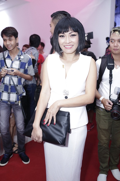 Vũ Ngọc Anh, Hoàng Thuỳ Linh gợi cảm không ngờ - 11