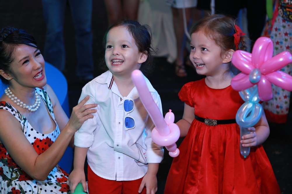 Vợ chồng Hồng Nhung khoe 2 con song sinh quot;gây sốtquot; - 6