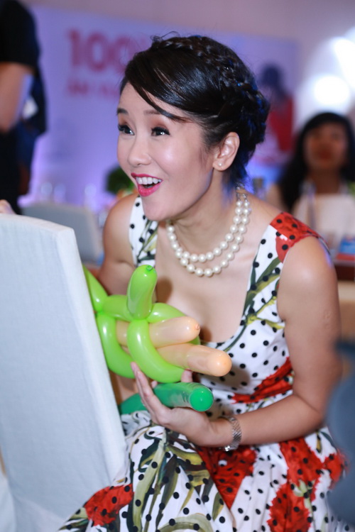 Vợ chồng Hồng Nhung khoe 2 con song sinh quot;gây sốtquot; - 8