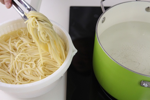 Mỳ Ý sốt húng quế ngon miệng, dễ làm - 5