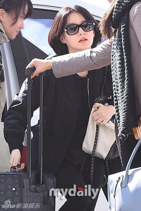 Kim So Eun mặt sần sùi, mũi biến dạng - 13