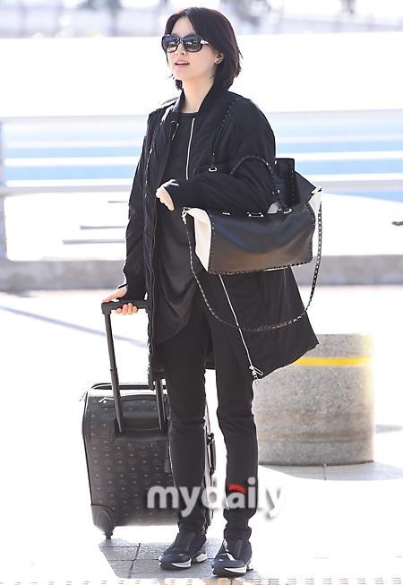 Kim So Eun mặt sần sùi, mũi biến dạng - 15