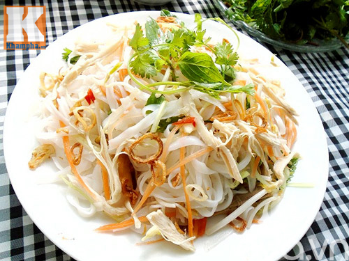 Bữa sáng hấp dẫn với phở gà trộn - 9