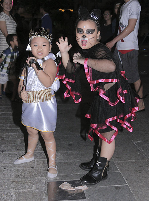 Sài Gòn ngập tràn quot;ma quỷquot; trong ngày Halloween - 10
