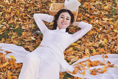 HH Mỹ Vân U40 mặc áo dài như quot;gái đôi mươiquot; - 12