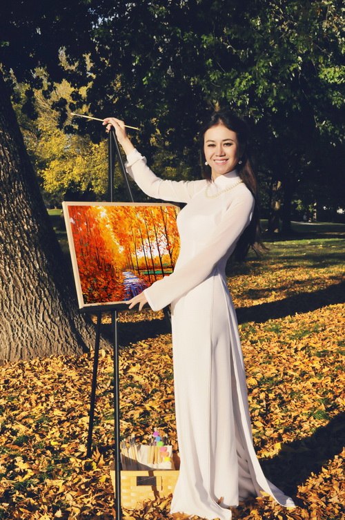 HH Mỹ Vân U40 mặc áo dài như quot;gái đôi mươiquot; - 4