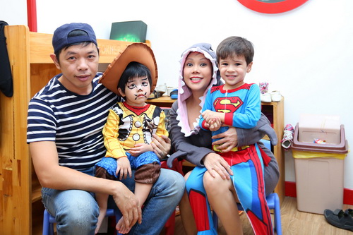 Việt Hương, Thái Hòa vui chơi cùng con ngày Halloween - 7