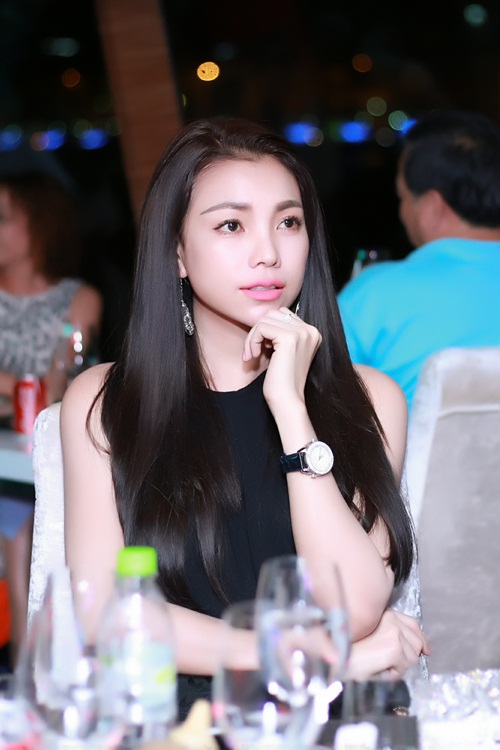 Trà Ngọc Hằng thanh lịch dự sự kiện ở Đà Nẵng - 9