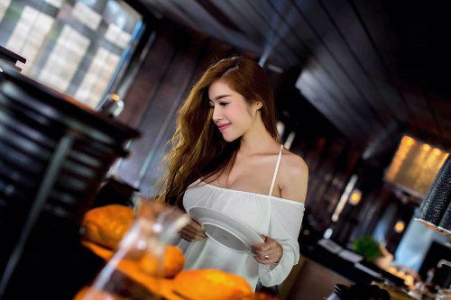 Ghen tỵ với đôi vai trần quyến rũ của những bà mẹ một con Vbiz - 11