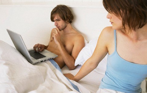 Cách đối phó khi chồng nghiện phim “đen” - 1