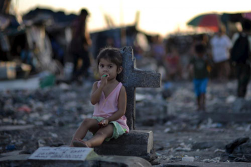 Ảnh: Nơi người sống quot;ăn ởquot; cùng người chết ở Philippines - 1