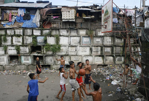 Ảnh: Nơi người sống quot;ăn ởquot; cùng người chết ở Philippines - 9