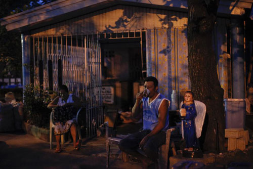 Ảnh: Nơi người sống quot;ăn ởquot; cùng người chết ở Philippines - 5