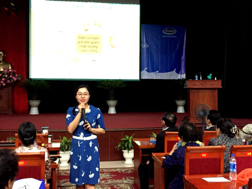 Vinamilk chăm sóc sức khỏe cho hơn 1.600 người cao tuổi Hà Nội amp; TP. HCM - 1