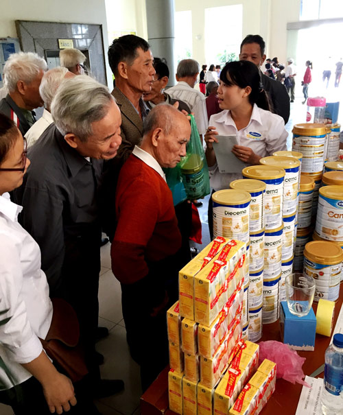 Vinamilk chăm sóc sức khỏe cho hơn 1.600 người cao tuổi Hà Nội amp; TP. HCM - 5