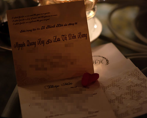 Lộ thiệp mời đám cưới của HH Diễm Hương - 2