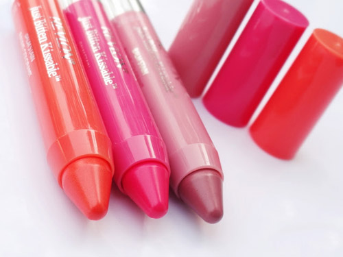 Đánh giá thỏi son kiêu kỳ Revlon Just Bitten Kissable Balm Stain - 13