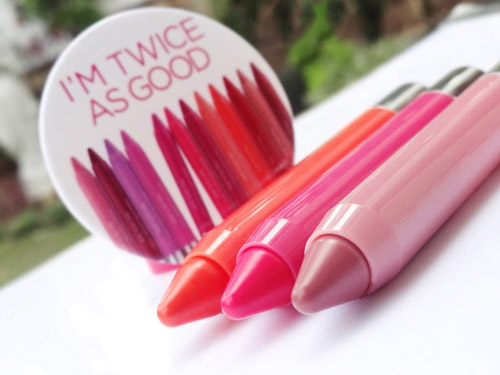 Đánh giá thỏi son kiêu kỳ Revlon Just Bitten Kissable Balm Stain - 2