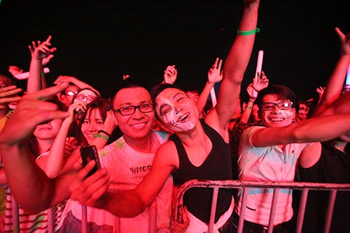 Khán giả Hà Nội cuồng nhiệt với The Wave Music Festival - 3