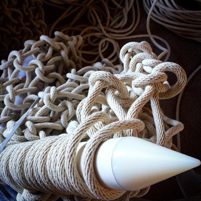 Chị em khắp nơi phát sốt mốt đan chăn len khổng lồ - 5