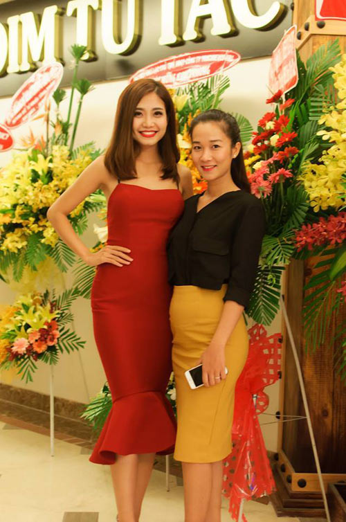 Hoa hậu Phạm Hương tham dự khai trương Dim Tu Tac - 9