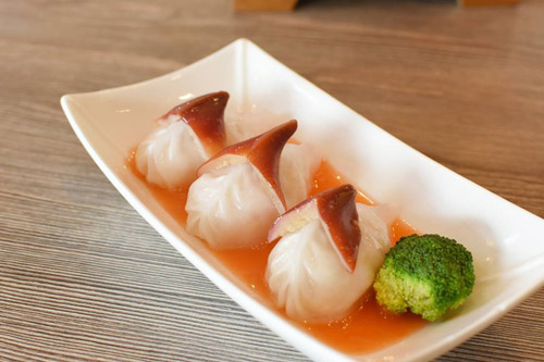 Hoa hậu Phạm Hương tham dự khai trương Dim Tu Tac - 2