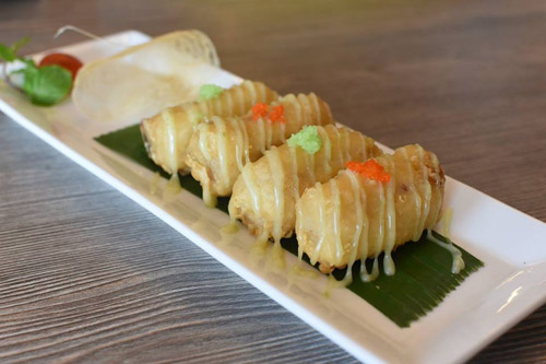 Hoa hậu Phạm Hương tham dự khai trương Dim Tu Tac - 3