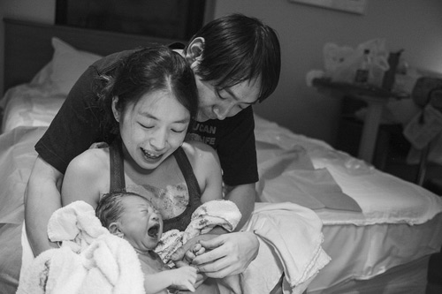 Bộ ảnh đẻ thường dưới nước nhẹ như không của mẹ Nhật - 9