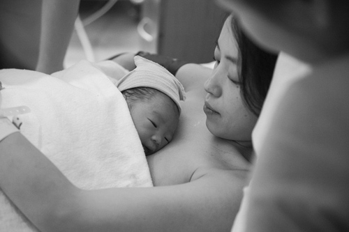 Bộ ảnh đẻ thường dưới nước nhẹ như không của mẹ Nhật - 16