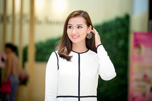 Lã Thanh Huyền khoe nhan sắc rạng rỡ tuổi 30 - 1