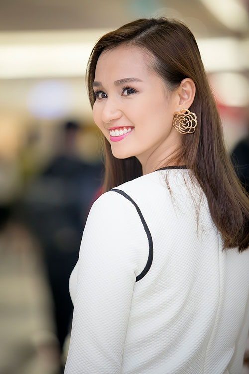 Lã Thanh Huyền khoe nhan sắc rạng rỡ tuổi 30 - 3