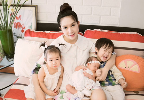 Top 5 quot;gái ba conquot; đảm đang của showbiz Việt - 2