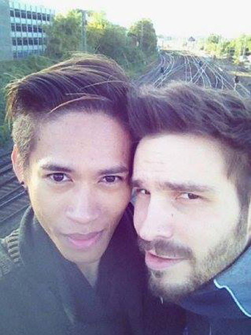 Cặp đôi đồng tính đũa lệch bất ngờ kết hôn - 5