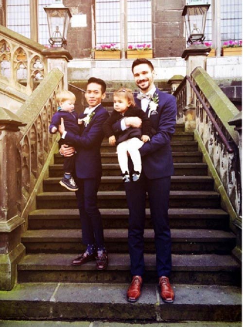 Cặp đôi đồng tính đũa lệch bất ngờ kết hôn - 12