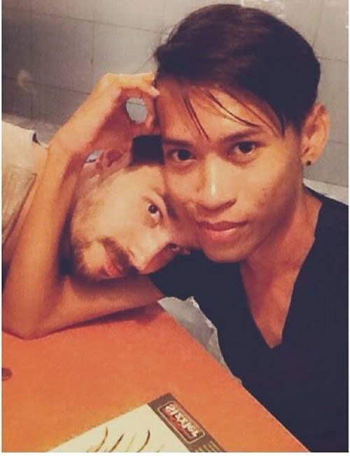 Cặp đôi đồng tính đũa lệch bất ngờ kết hôn - 4