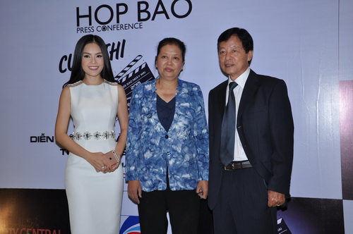 Dương Cẩm Lynh quot;giật mìnhquot; sau 17 năm đăng quang - 8