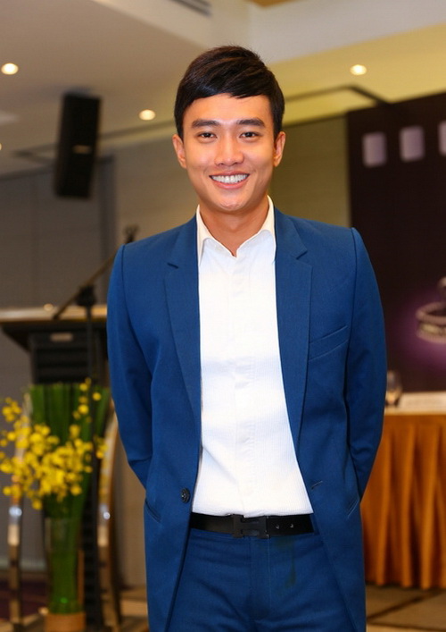 Dương Cẩm Lynh quot;giật mìnhquot; sau 17 năm đăng quang - 6