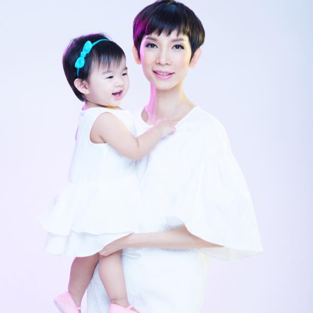 Thời trang đôi hút mắt của cặp mẹ con nổi nhất nhì Vbiz - 3