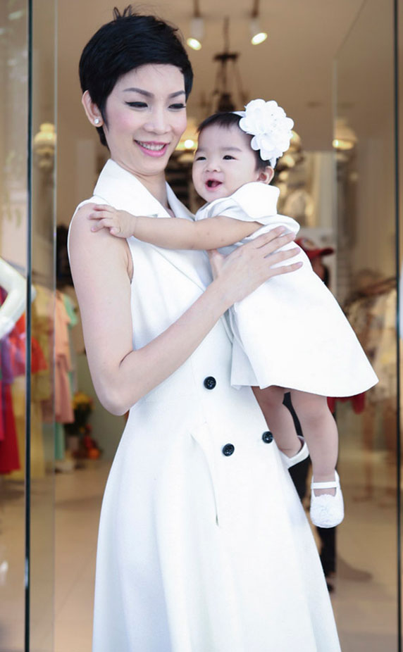 Thời trang đôi hút mắt của cặp mẹ con nổi nhất nhì Vbiz - 8