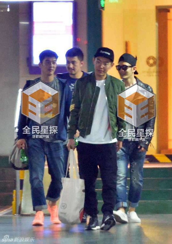 Triệu Vy tiếp tục bị chê béo ú, xuống sắc - 9