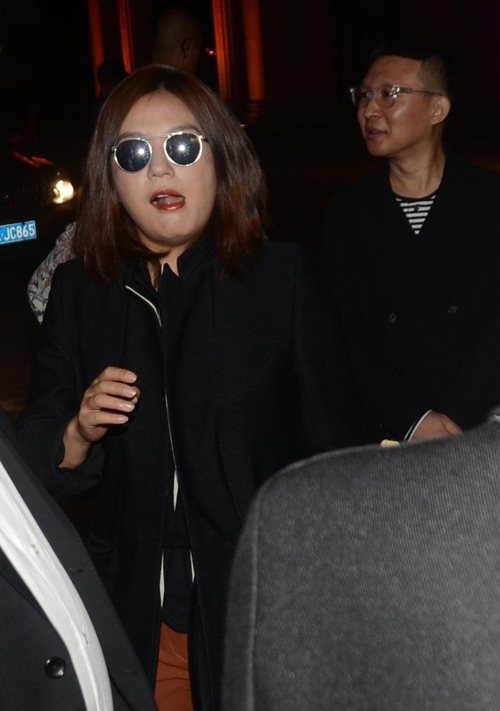 Triệu Vy tiếp tục bị chê béo ú, xuống sắc - 2