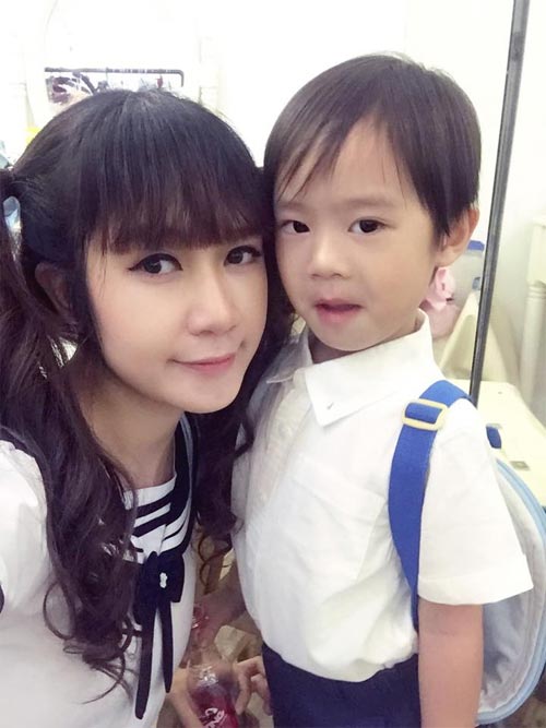 Hồng Nhung khoe vẻ đẹp không tuổi bên con gái - 6