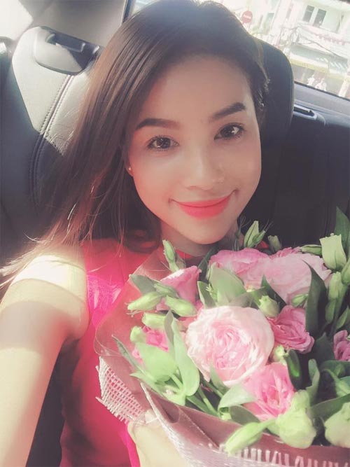 Hồng Nhung khoe vẻ đẹp không tuổi bên con gái - 14