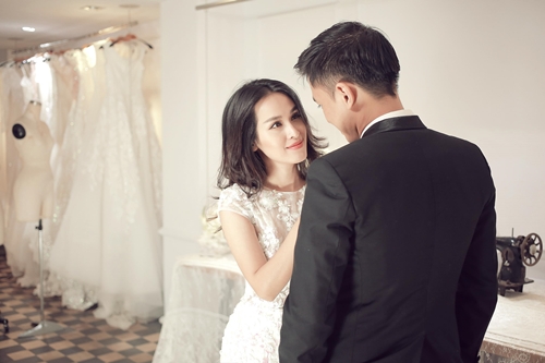 Văn Anh xúc động khi Tú Vi mặc thử váy cưới - 5